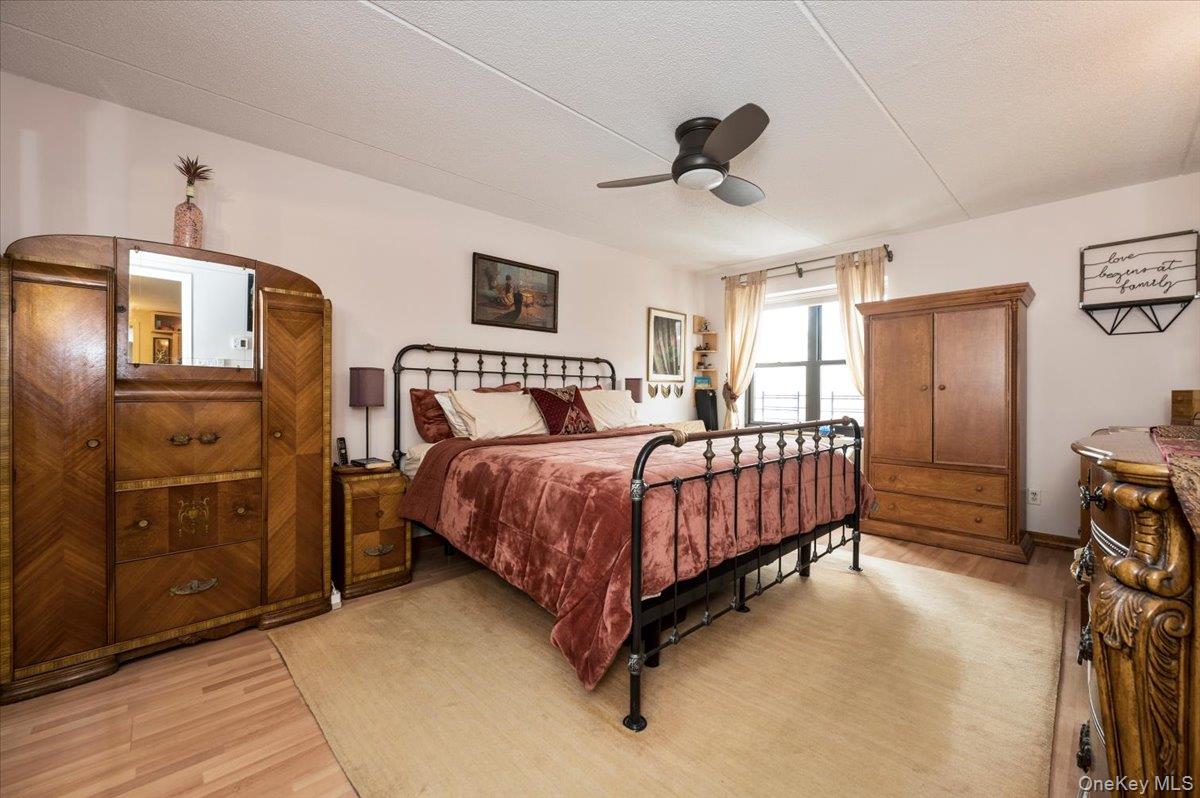 230 W Broadway Unit: 413