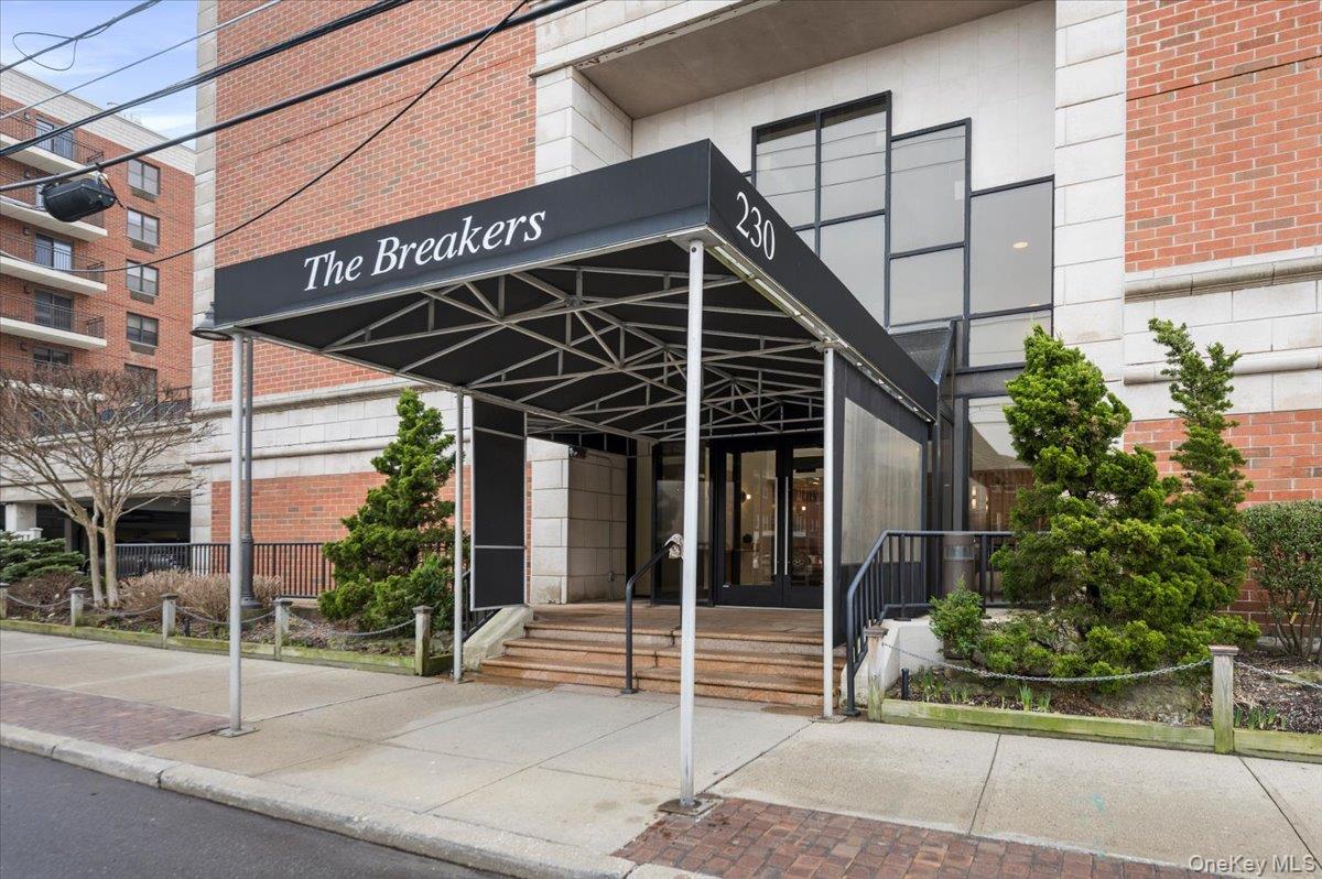 230 W Broadway Unit: 413