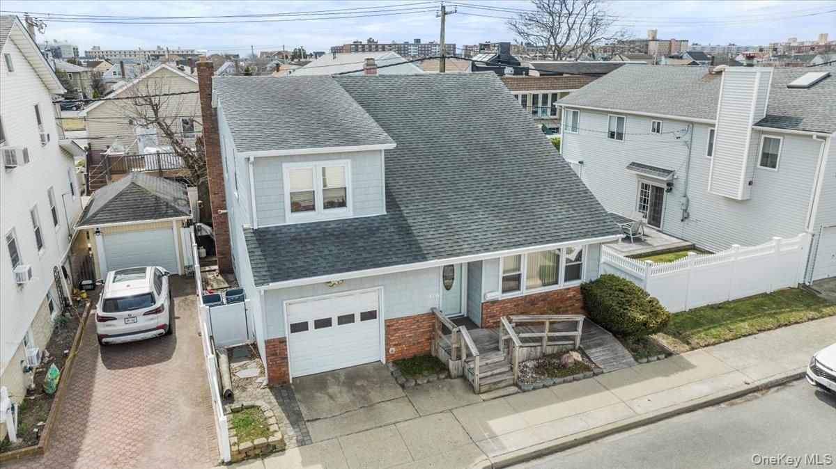 806 E Chester Street