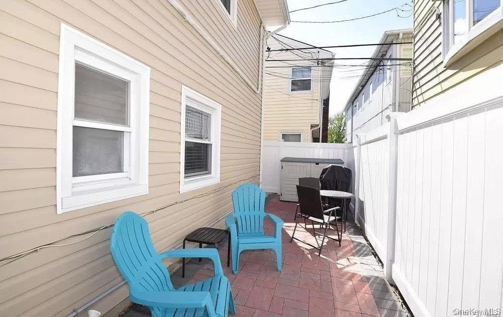 113 Harding Avenue Unit: Lower