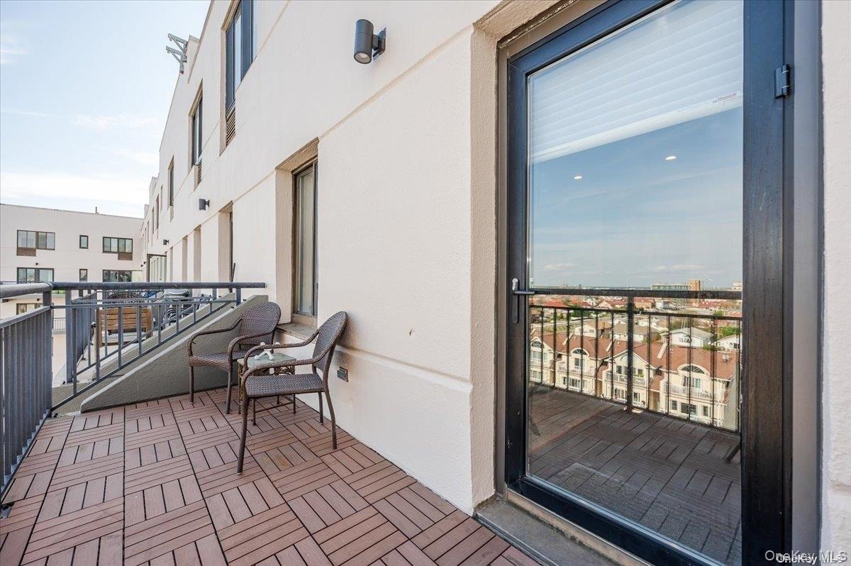100 W Broadway Unit: 7Jj