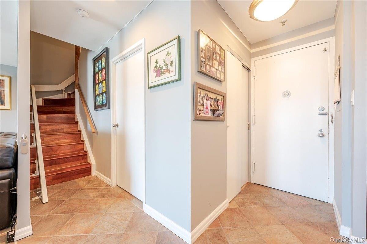 100 W Broadway Unit: 7Jj