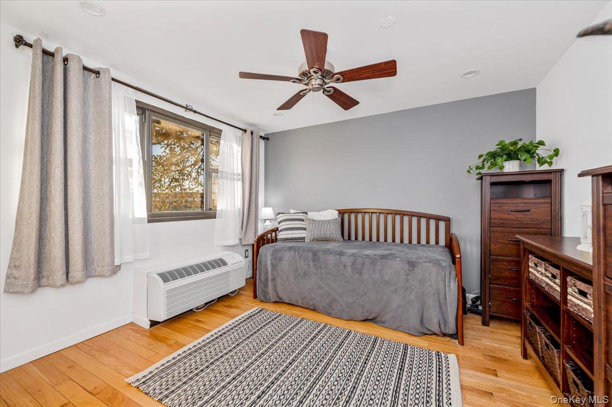 185 W Park Avenue Unit: 201