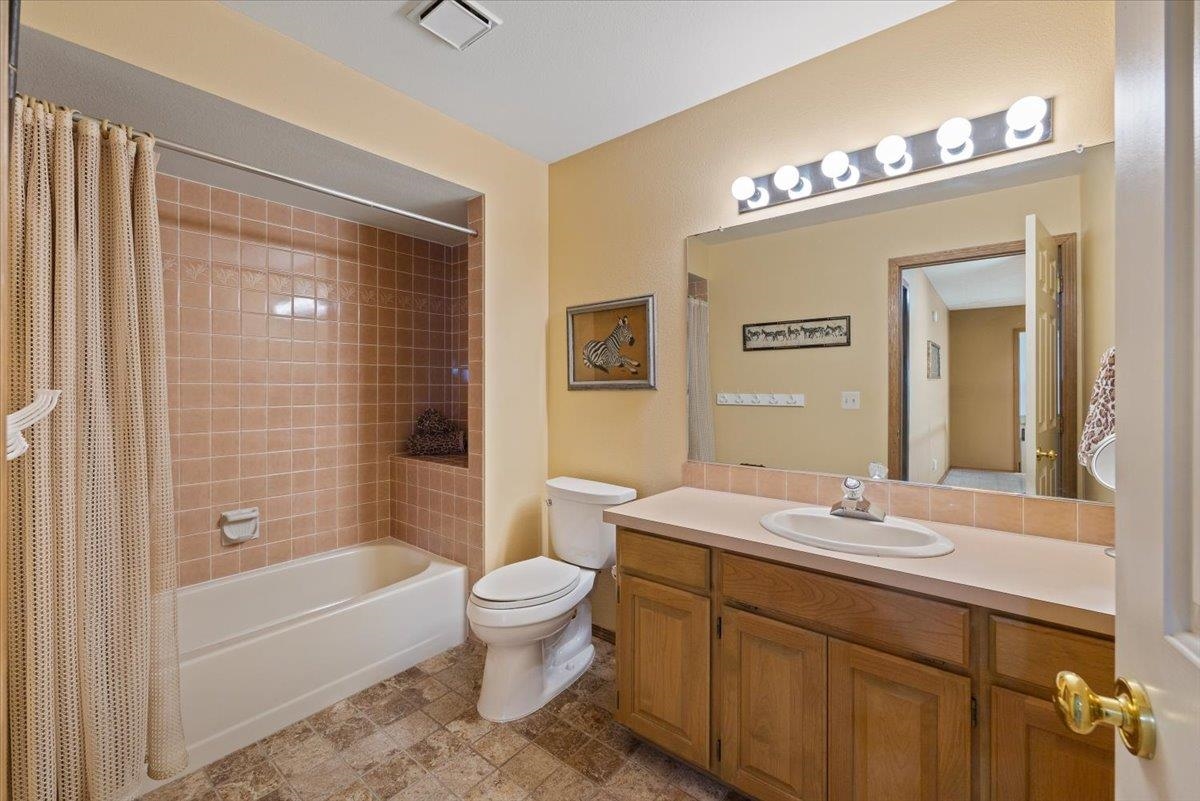 1228 S Greenridge Dr