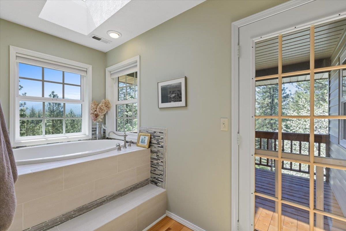 1228 S Greenridge Dr