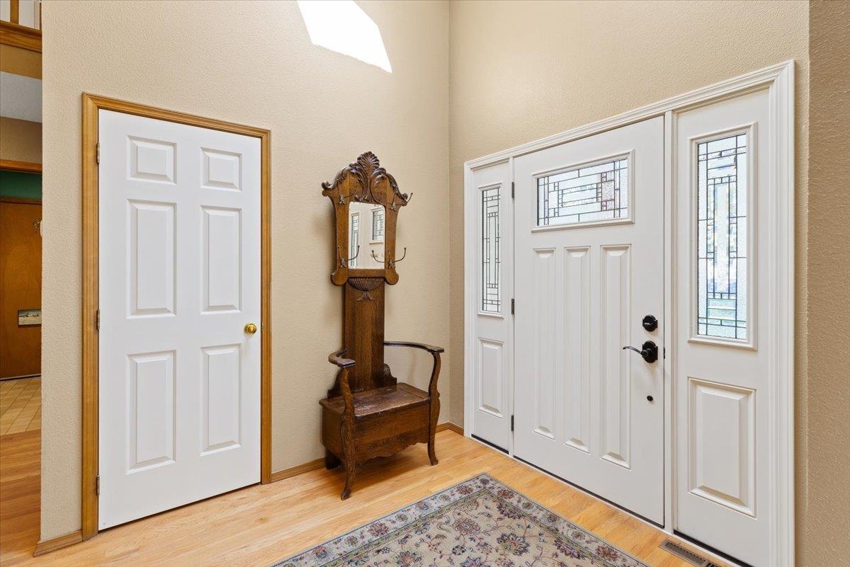 1228 S Greenridge Dr