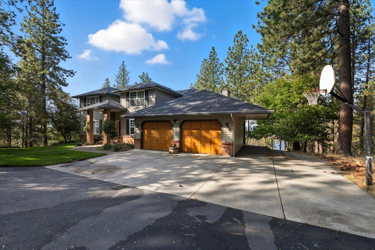 1228 S Greenridge Dr