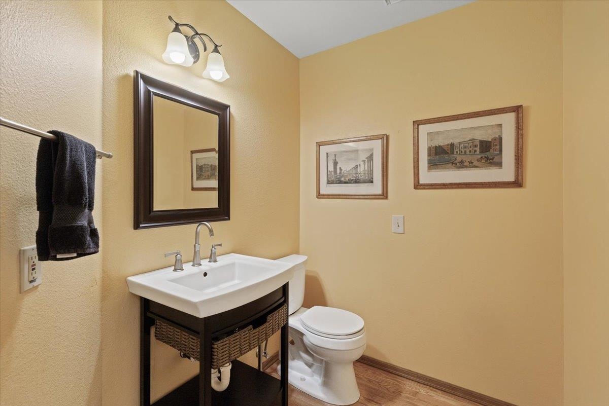 1228 S Greenridge Dr