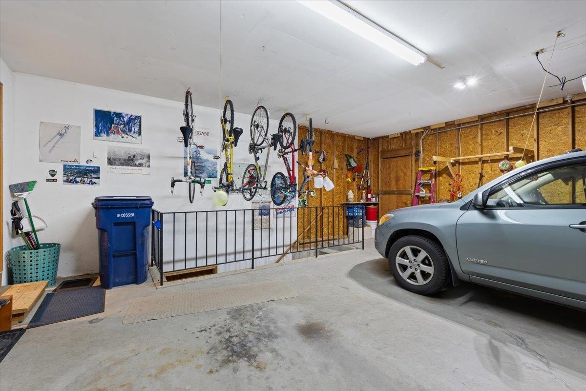 1228 S Greenridge Dr