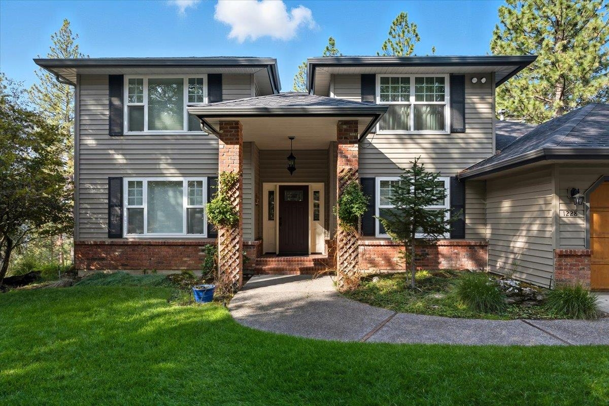 1228 S Greenridge Dr