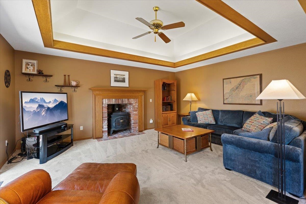 1228 S Greenridge Dr