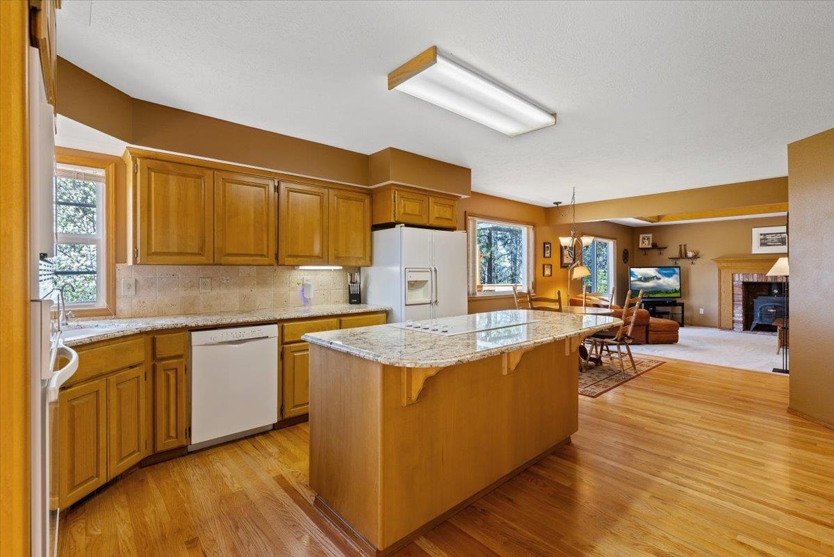 1228 S Greenridge Dr