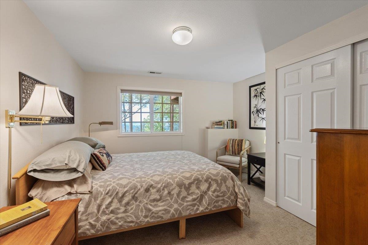 1228 S Greenridge Dr