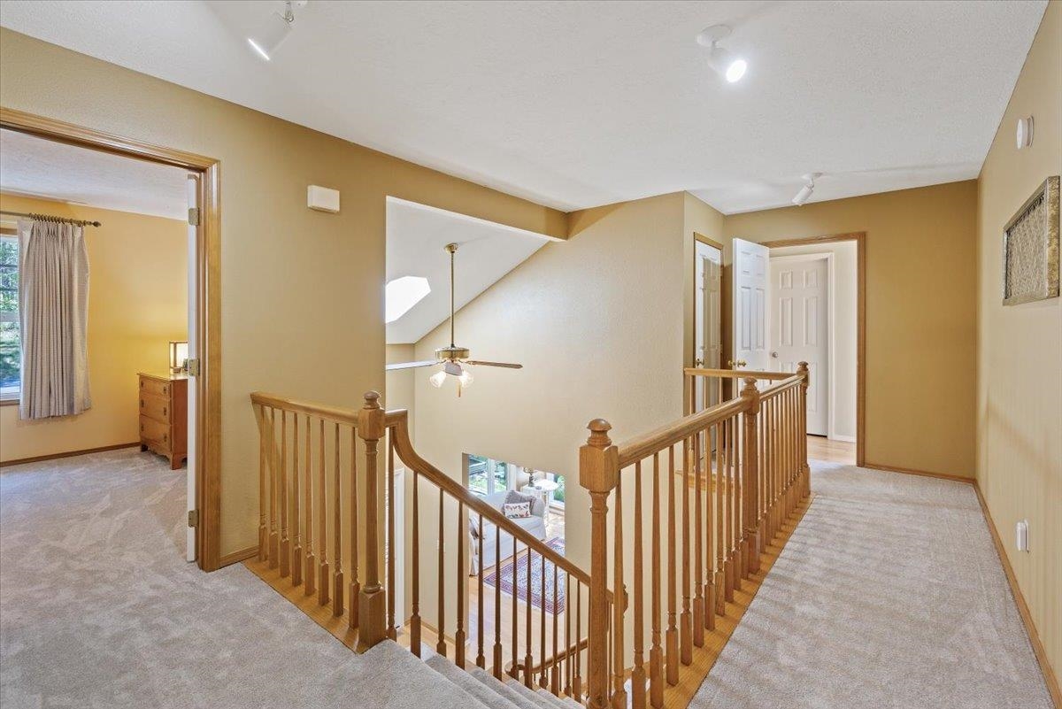 1228 S Greenridge Dr