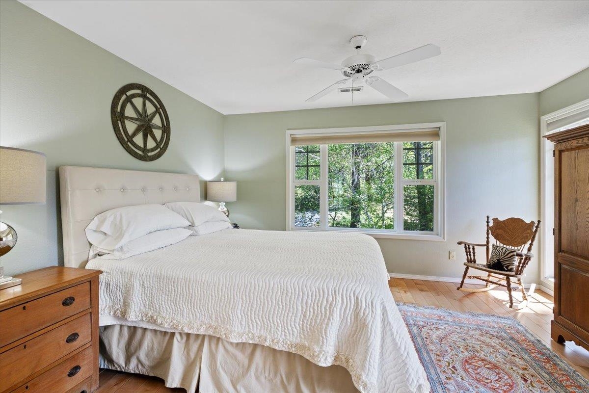 1228 S Greenridge Dr