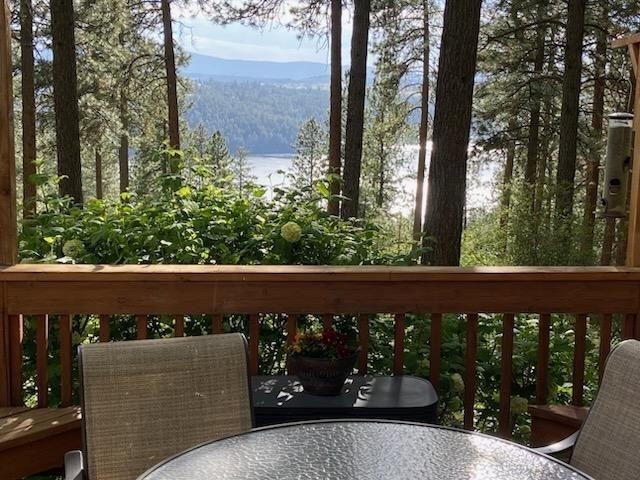 1228 S Greenridge Dr