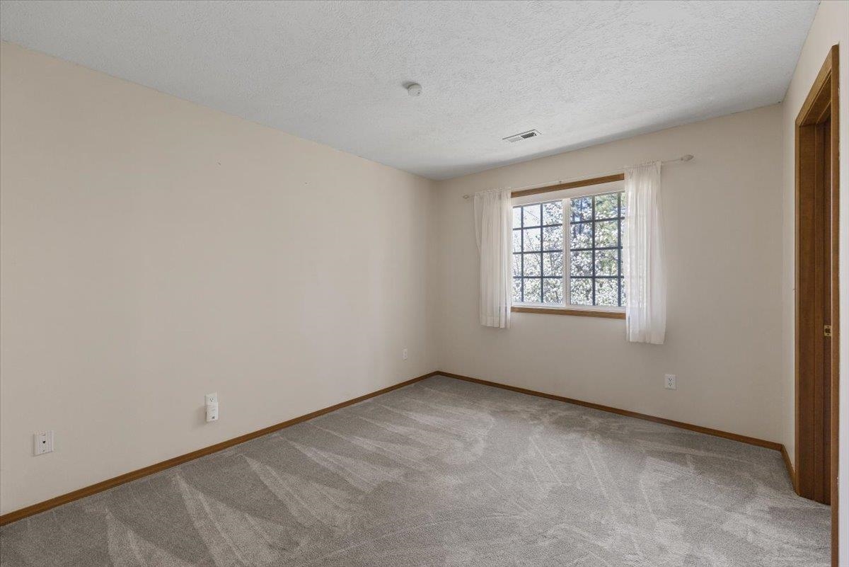 1228 S Greenridge Dr