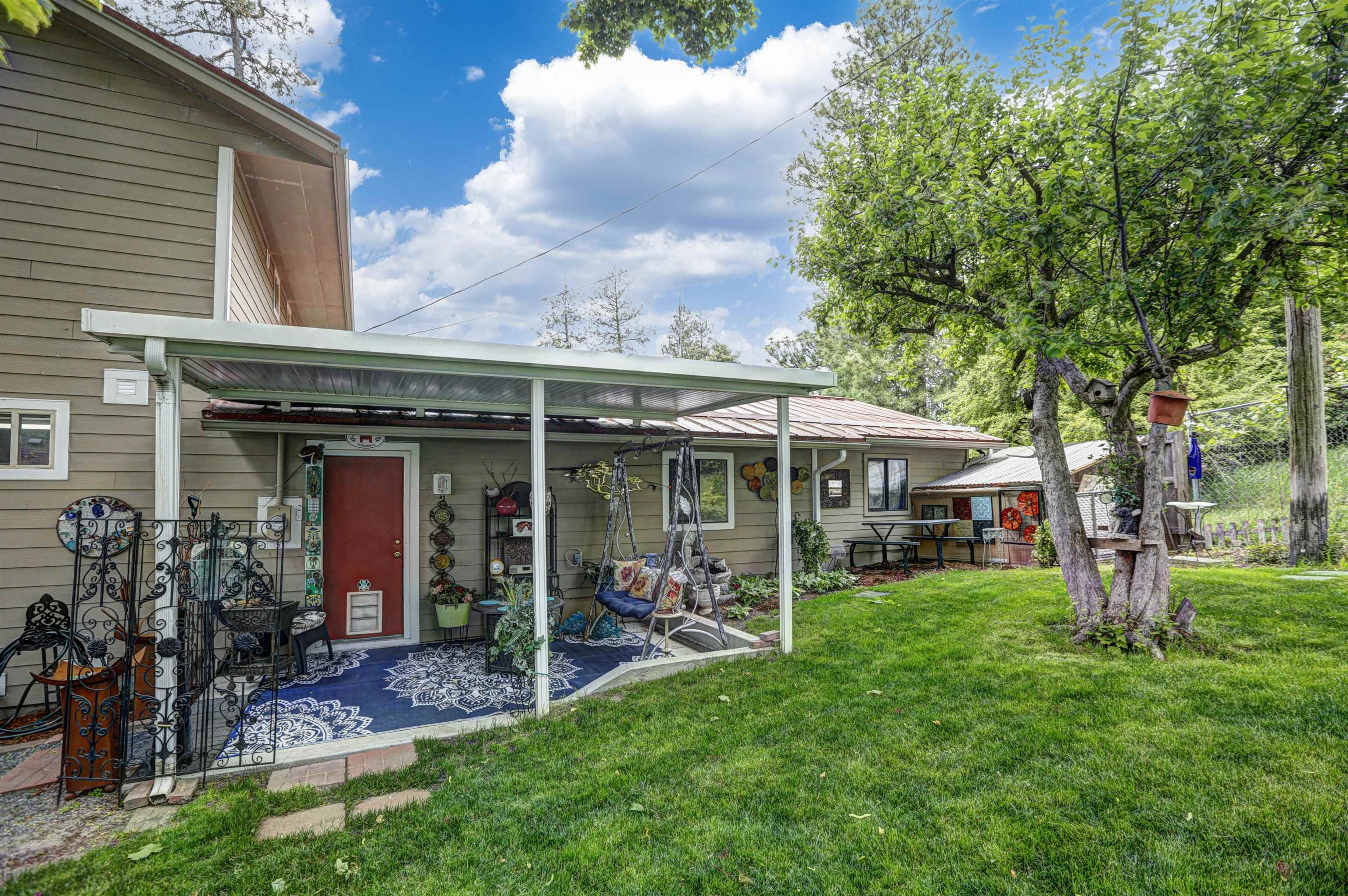 716 W 6th St