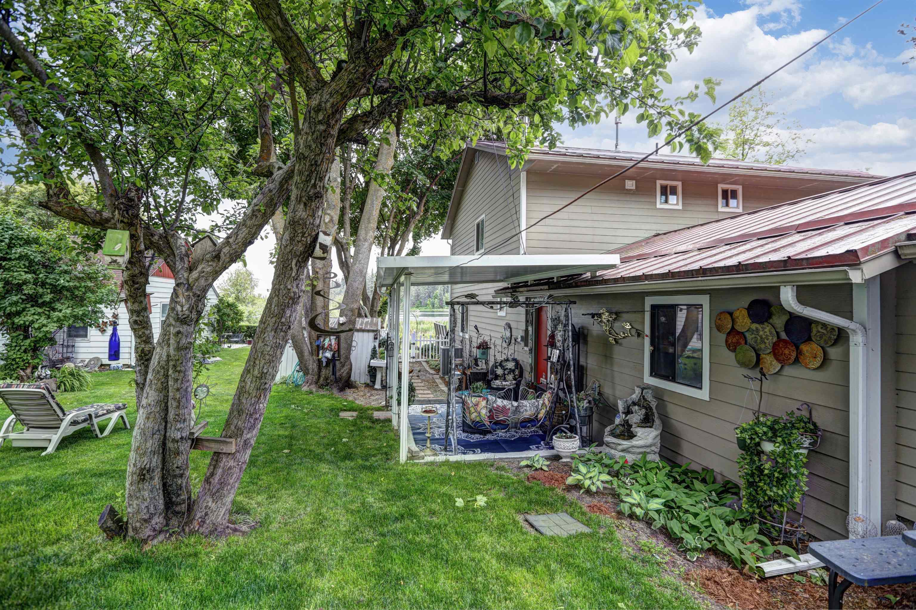 716 W 6th St