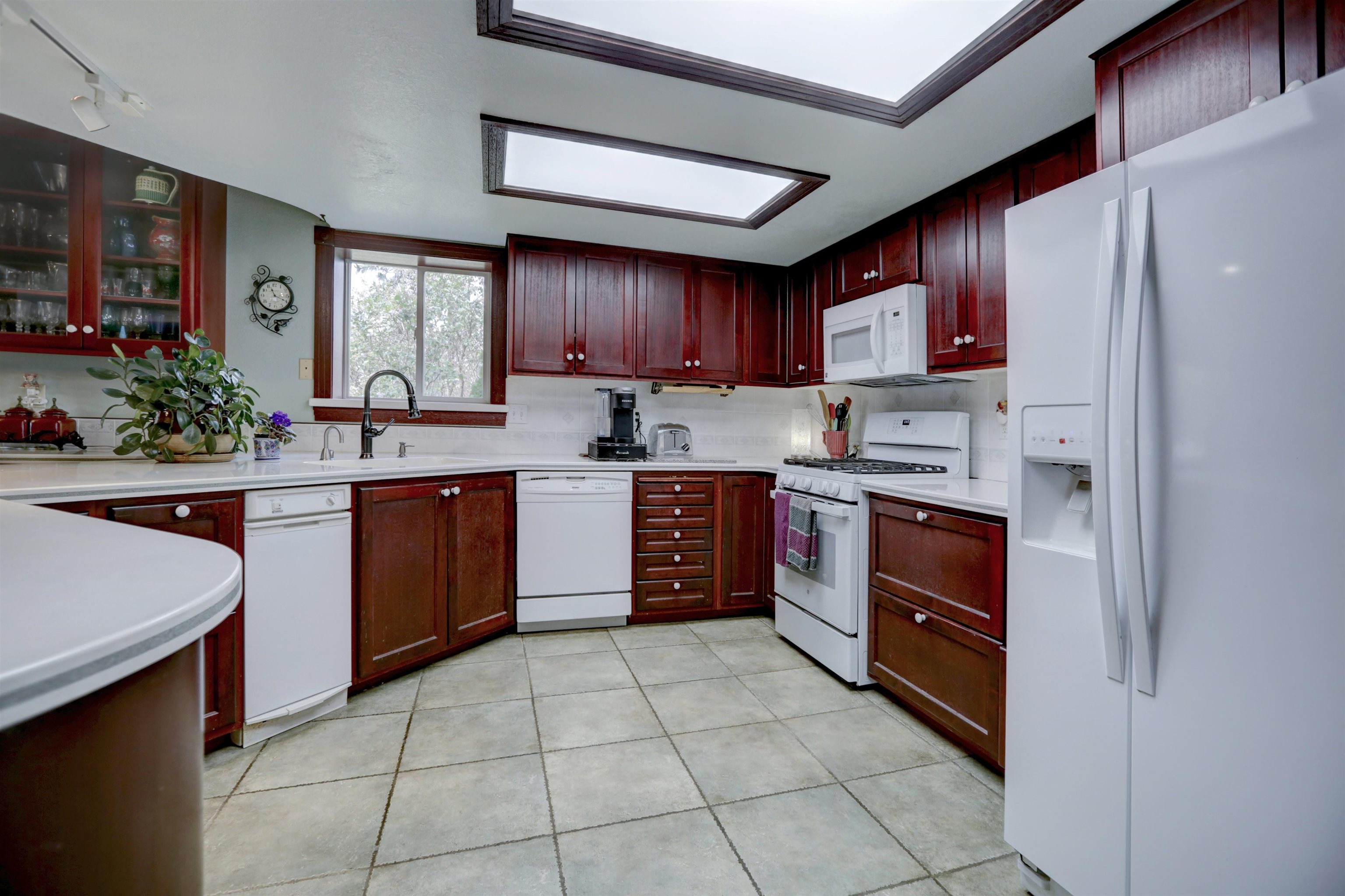 716 W 6th St