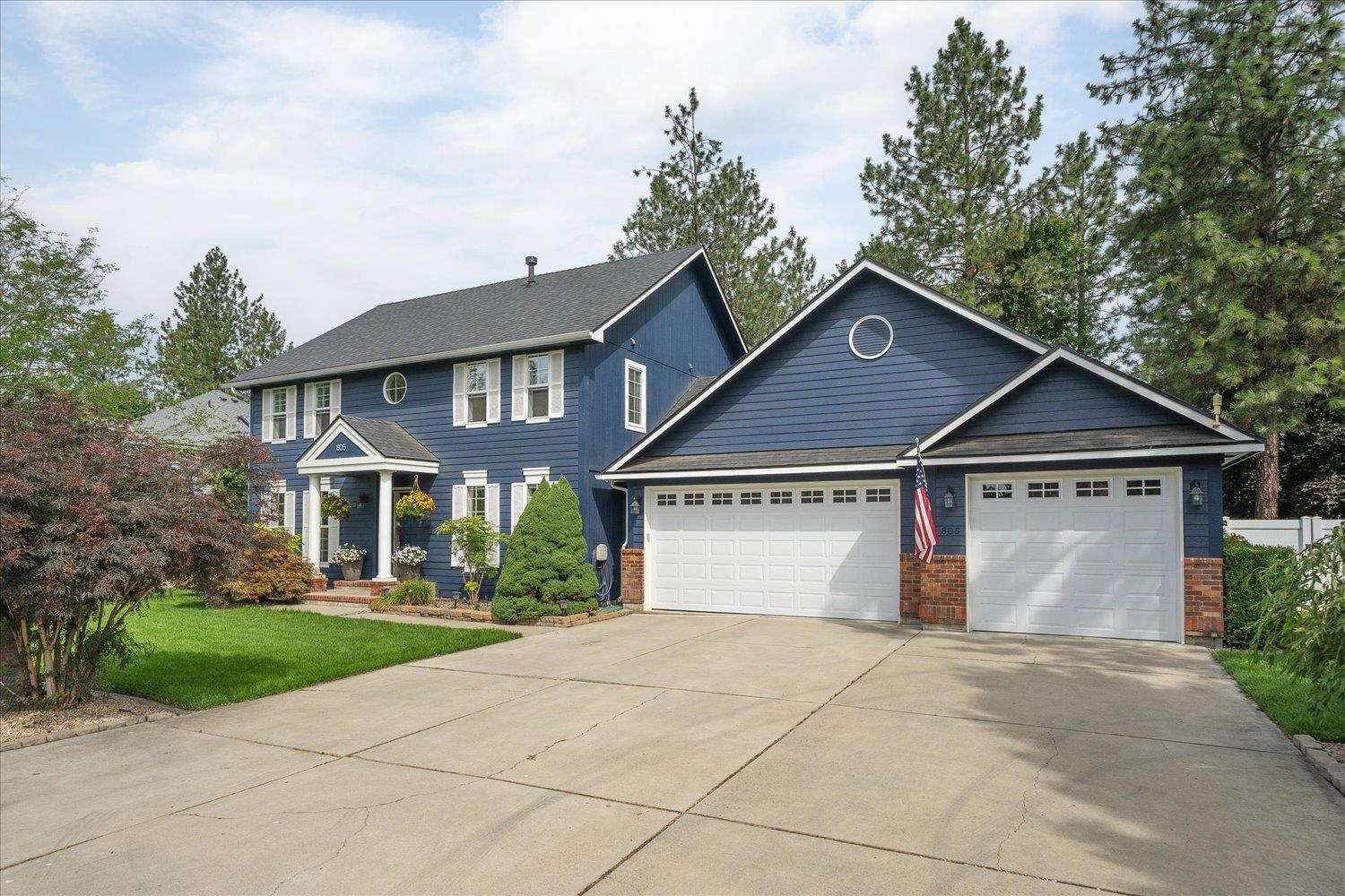 805 E Blackhawk Dr