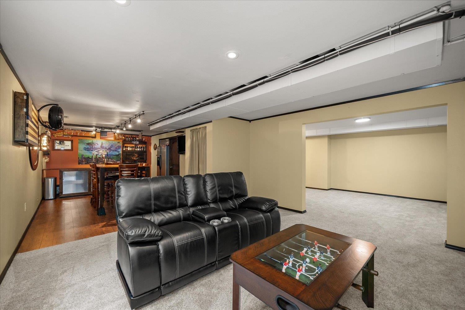 805 E Blackhawk Dr