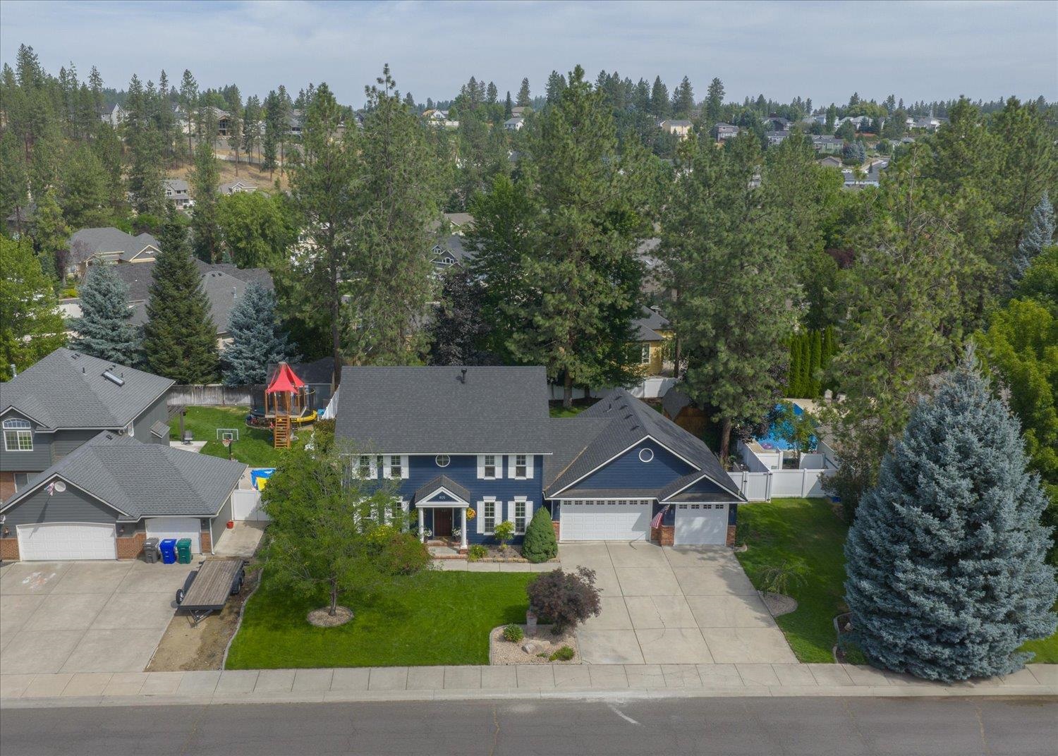 805 E Blackhawk Dr
