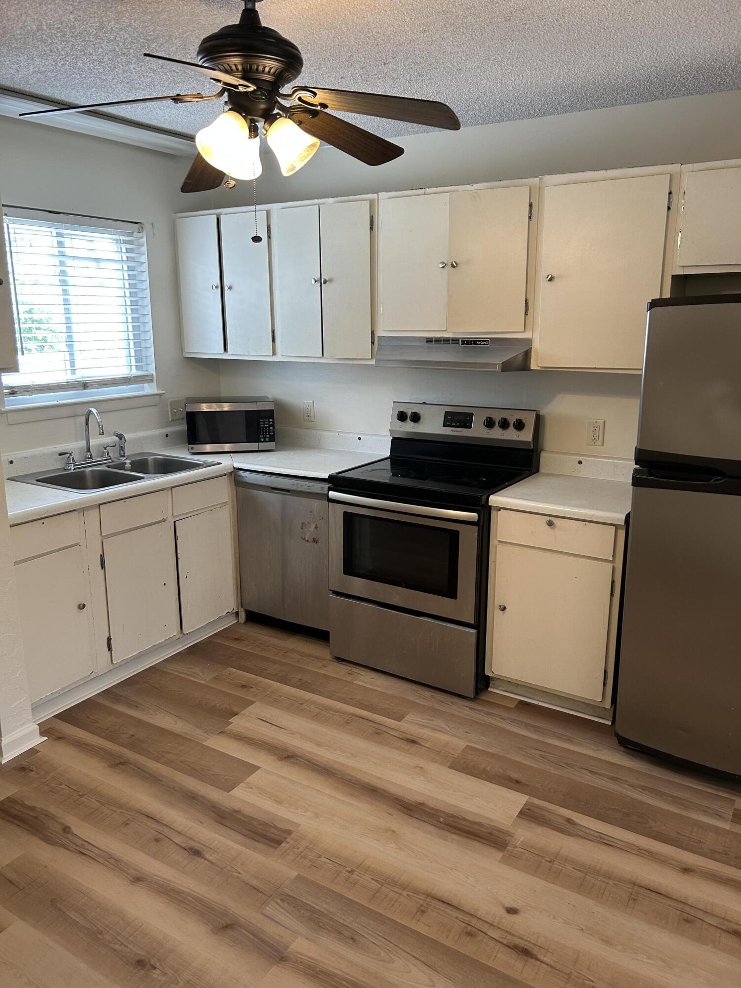201 College Boulevard 31