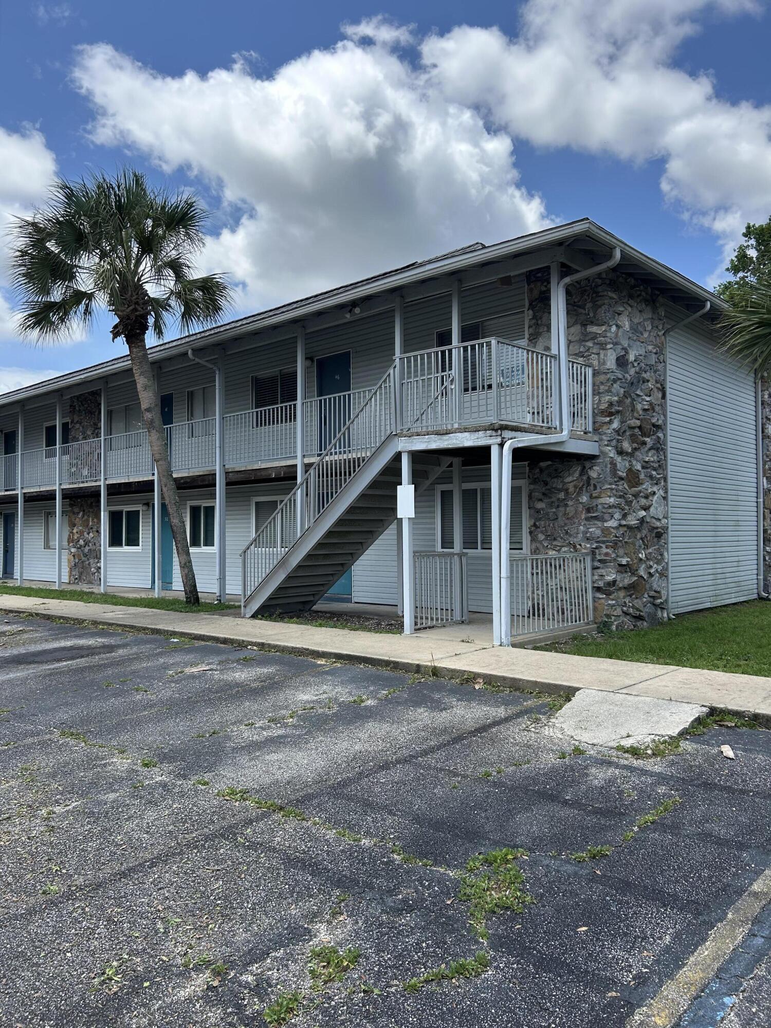 201 College Boulevard 31