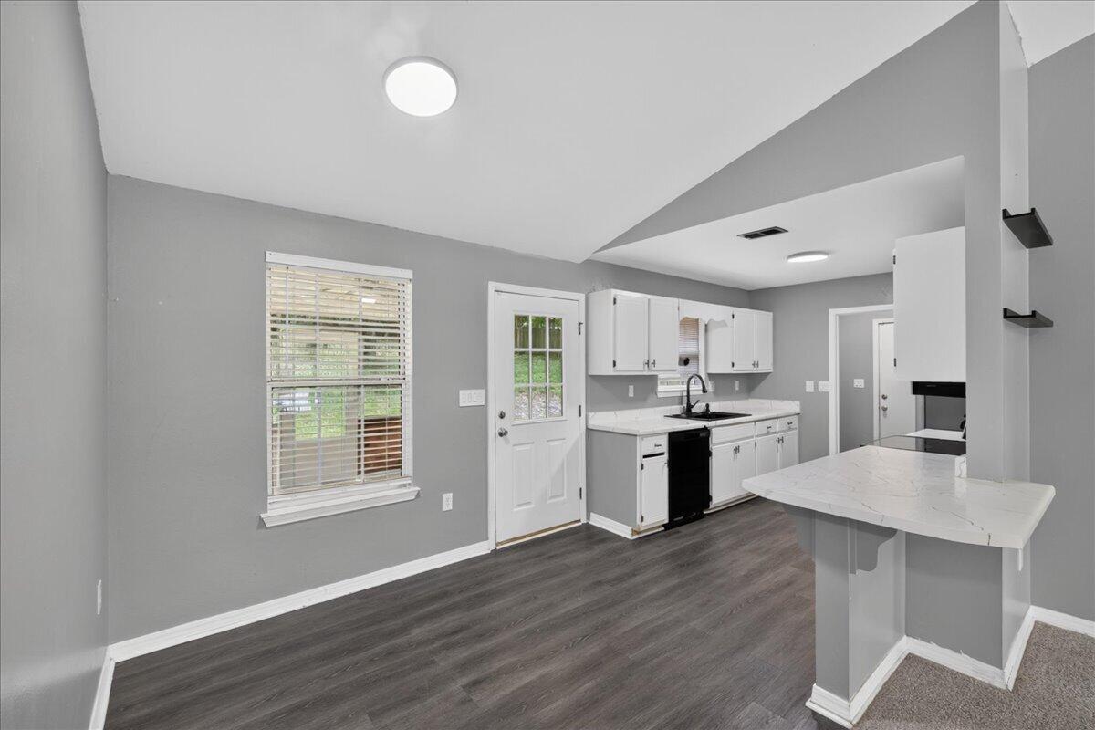 326 Lakeview Drive