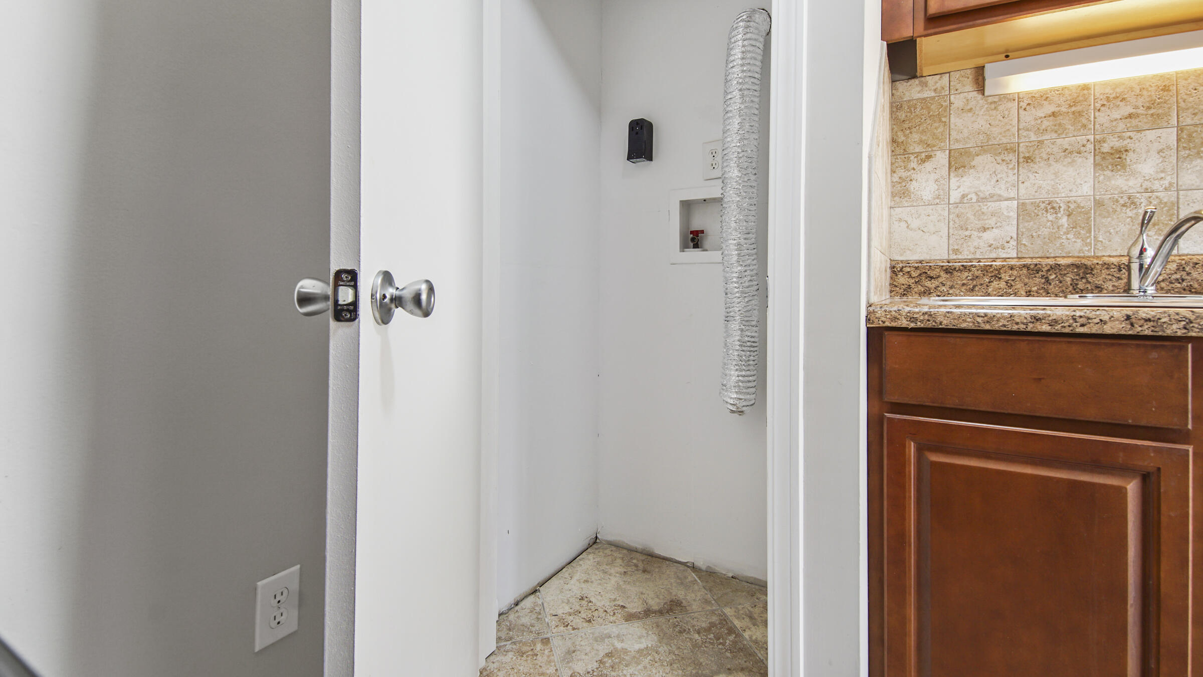 64 Cross Creek Rd, 3