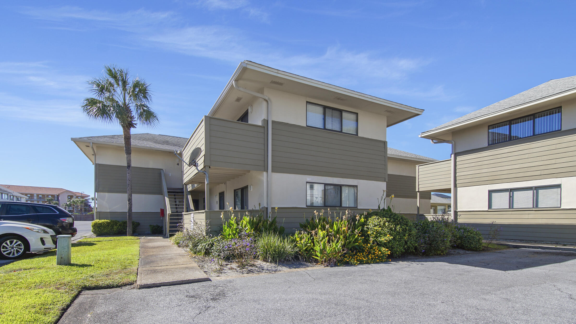 64 Cross Creek Rd, 3