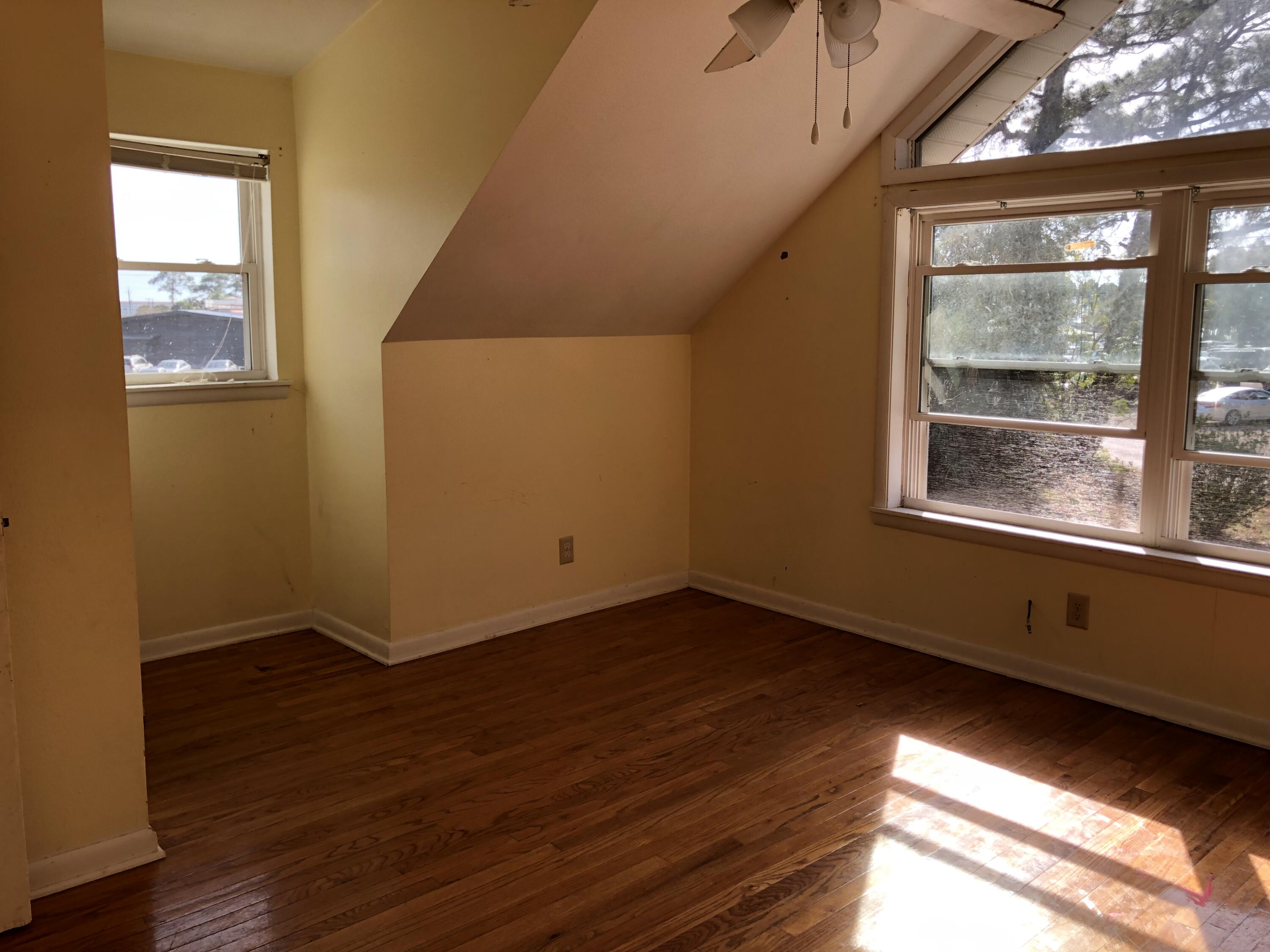 101 SW Driftwood Avenue