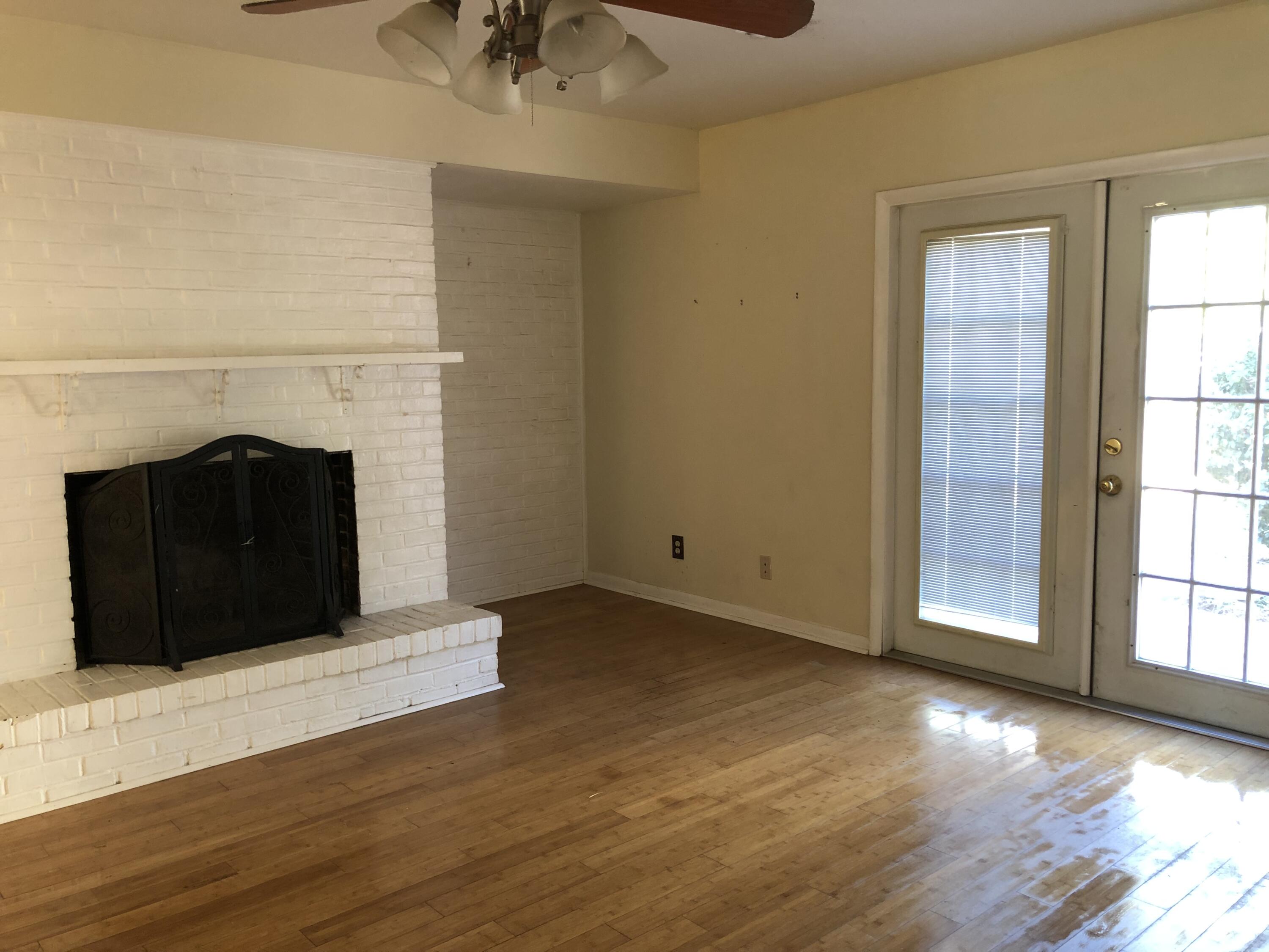 101 SW Driftwood Avenue