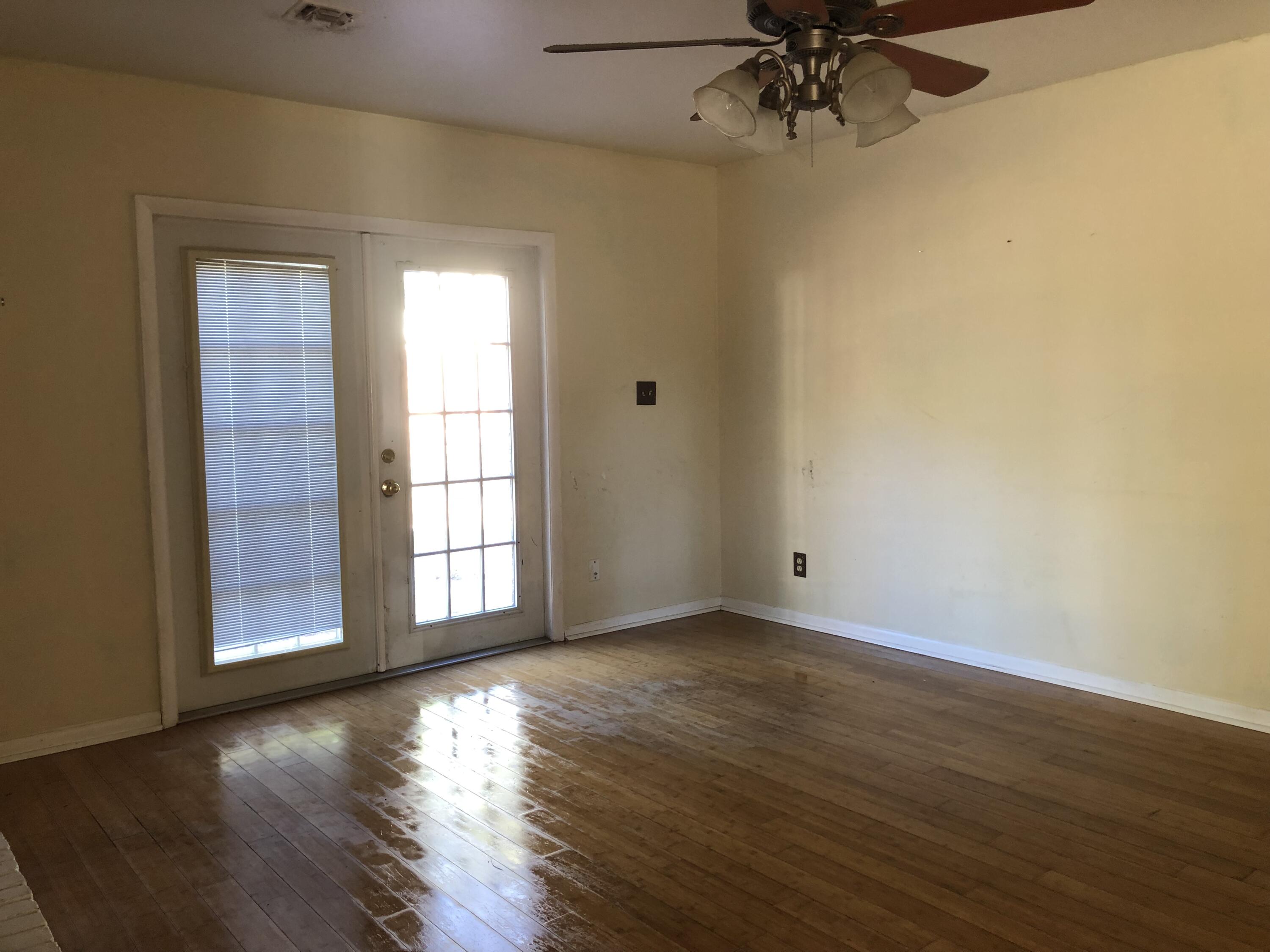 101 SW Driftwood Avenue