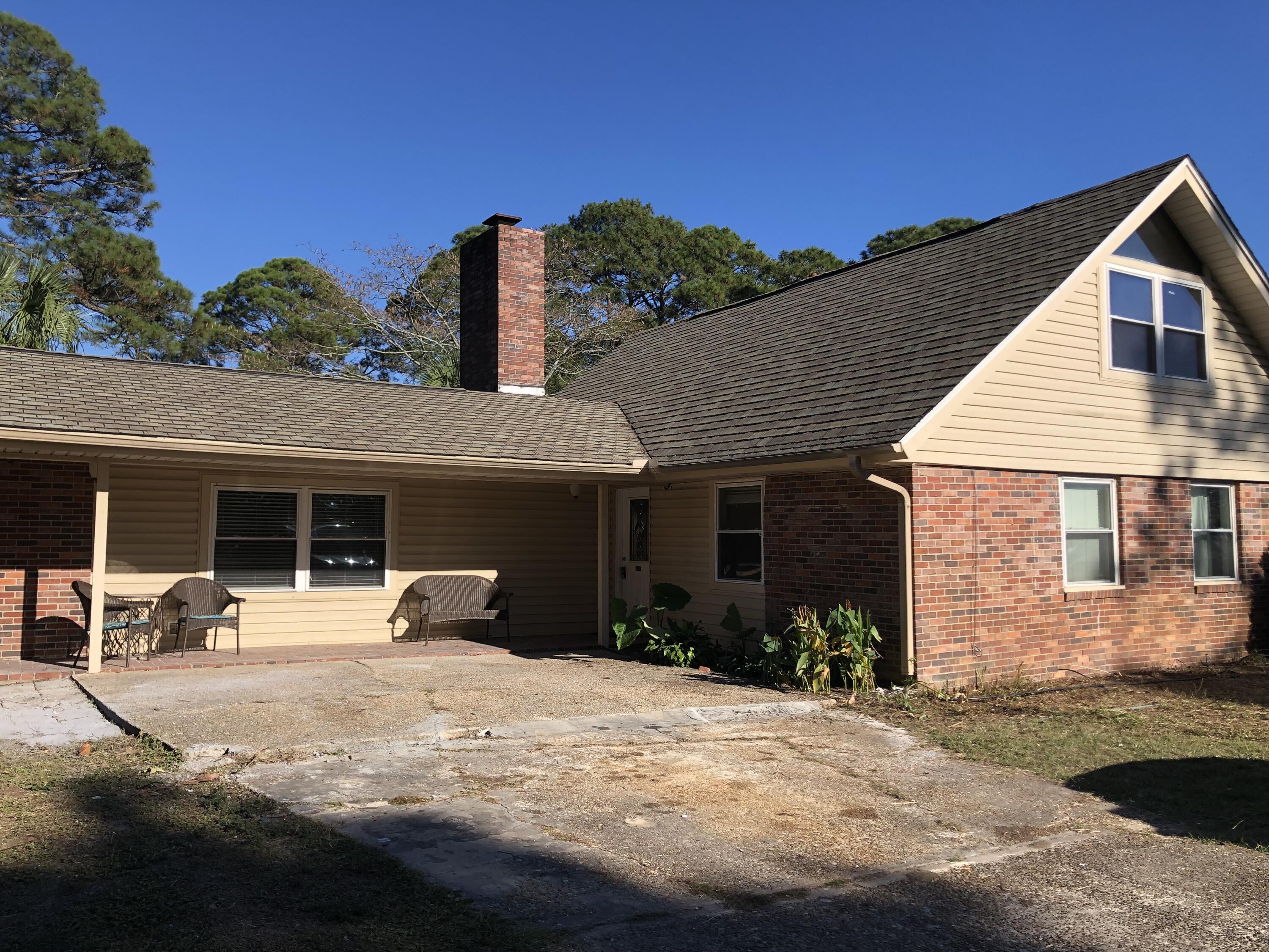 101 SW Driftwood Avenue