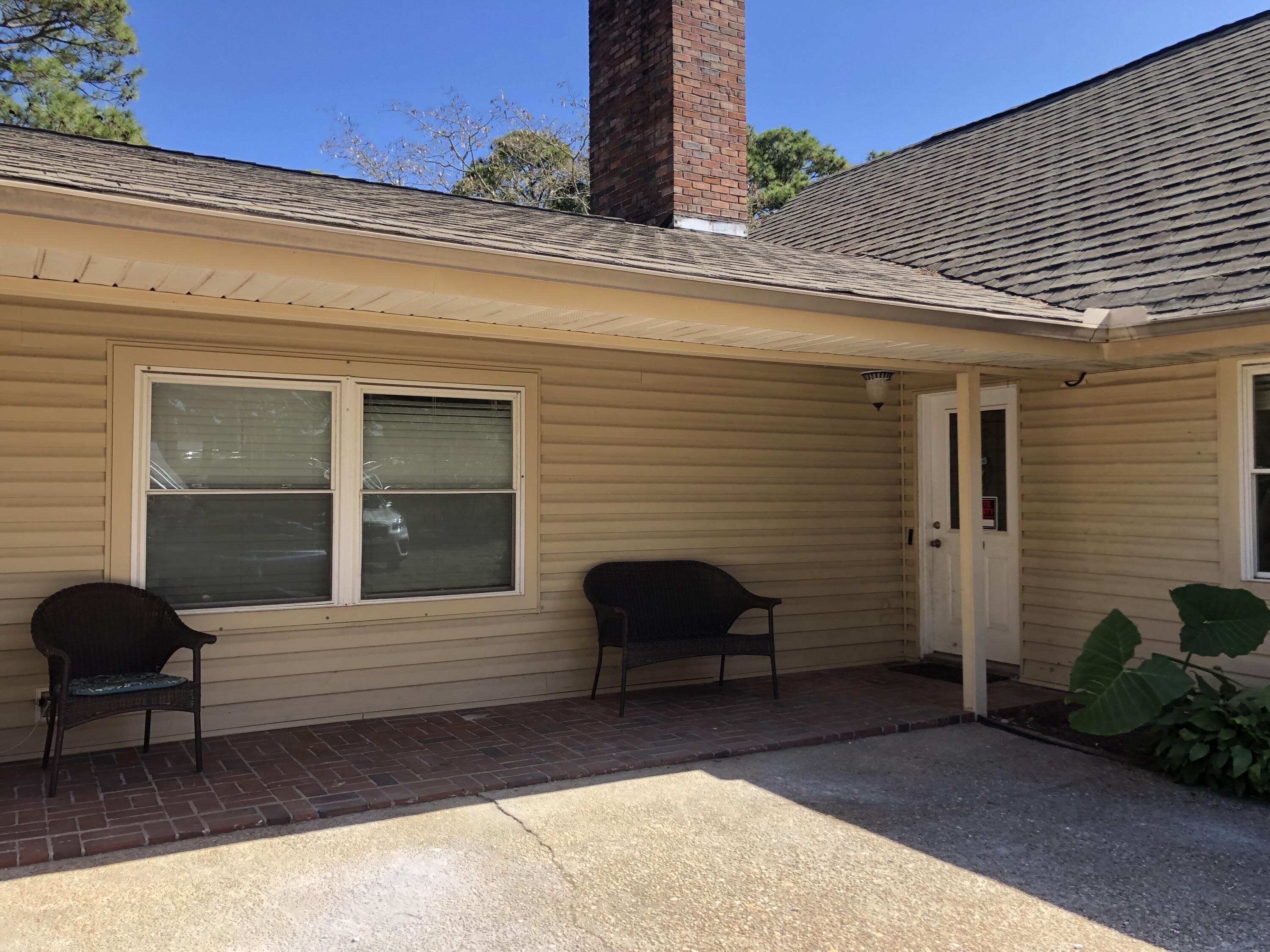 101 SW Driftwood Avenue