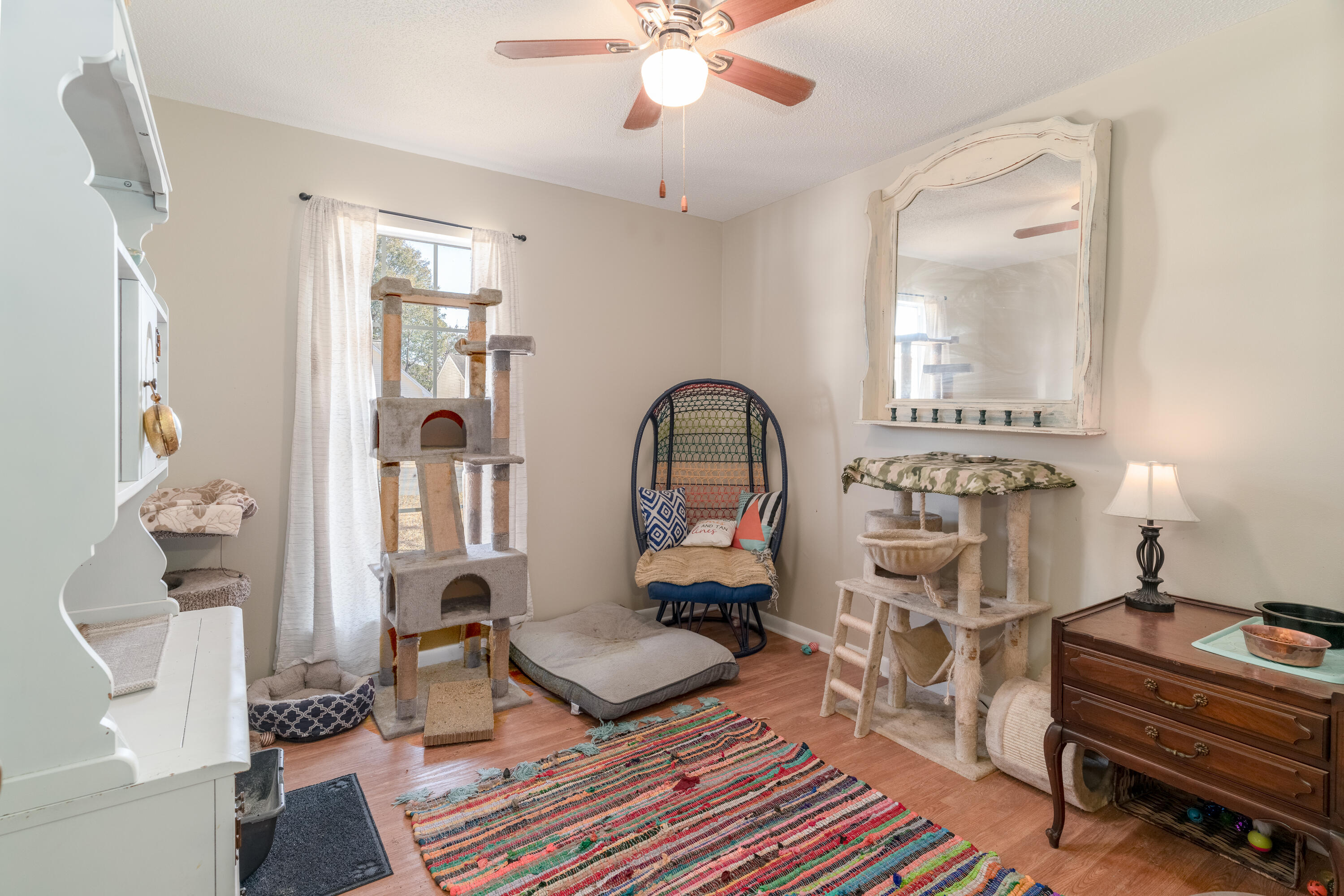 1548 Meadowbrook Court