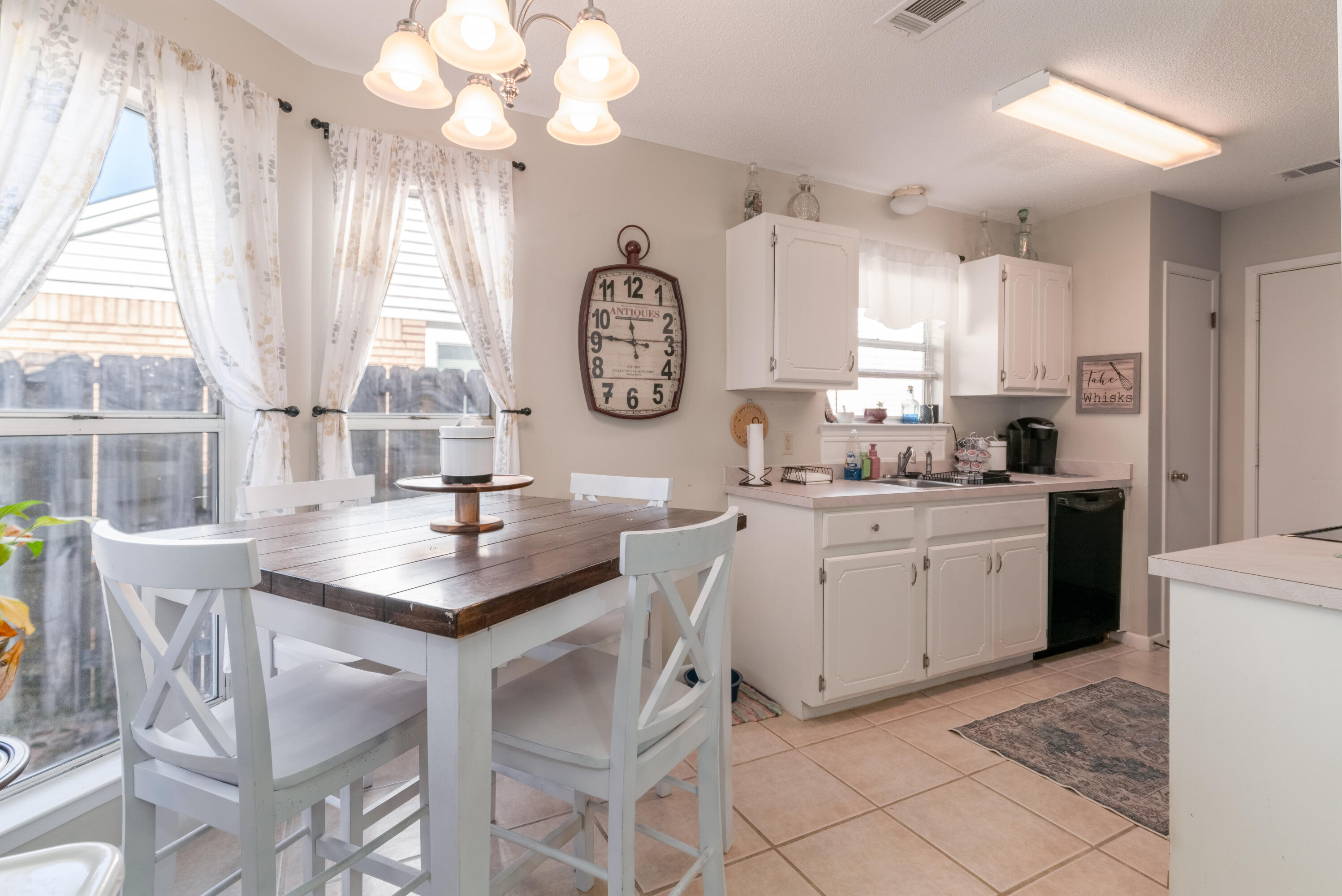 1548 Meadowbrook Court