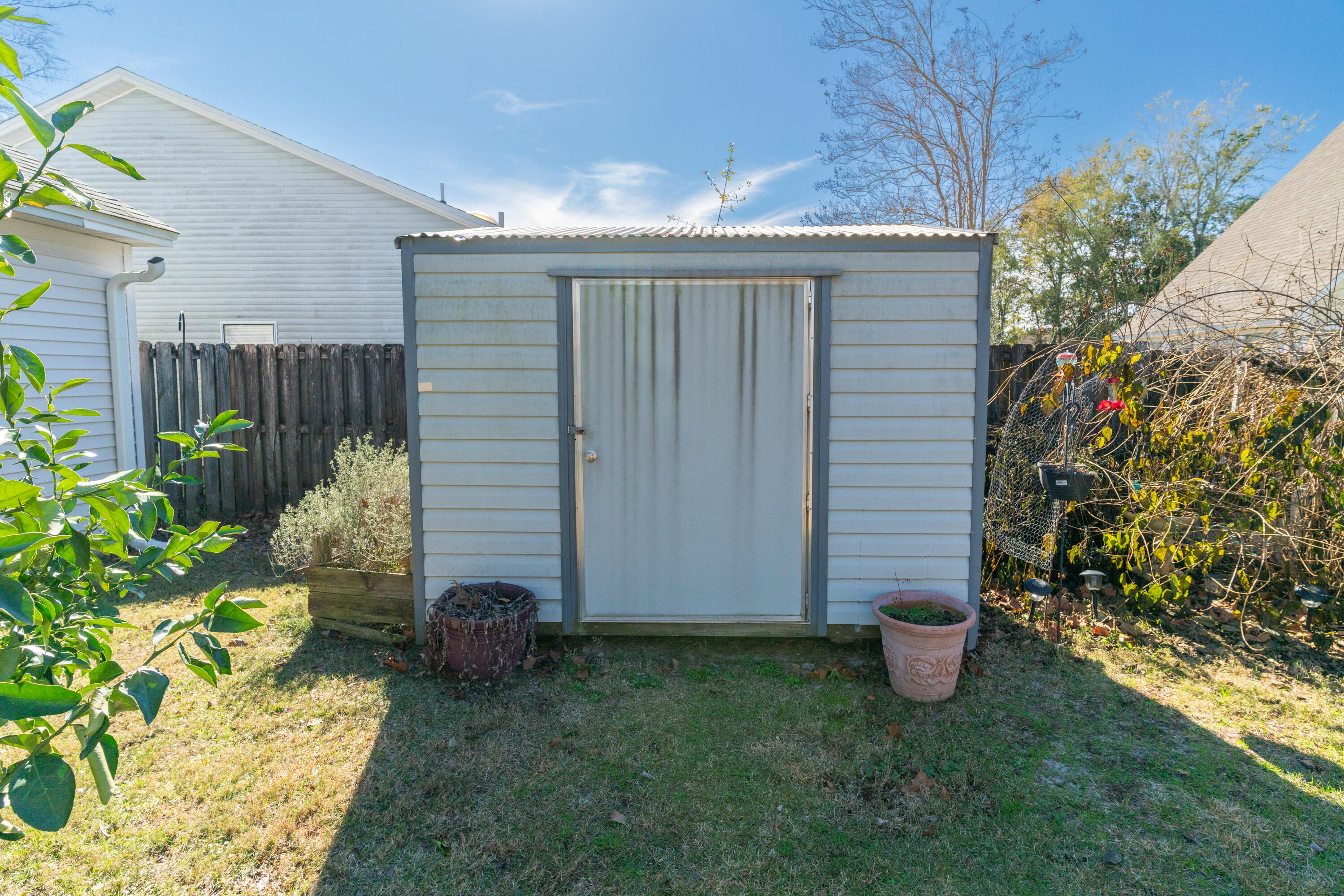 1548 Meadowbrook Court