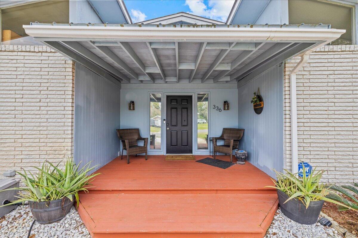 336 NW Holmes Boulevard