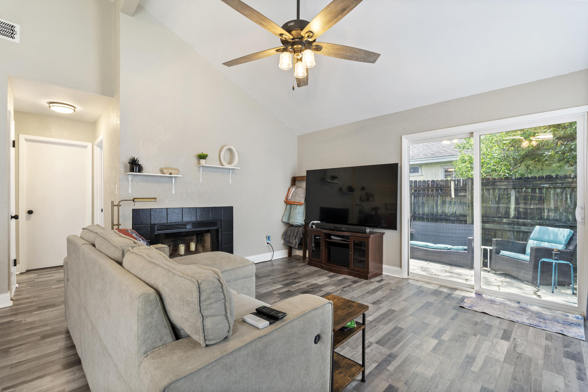 3045 Yorktown Circle