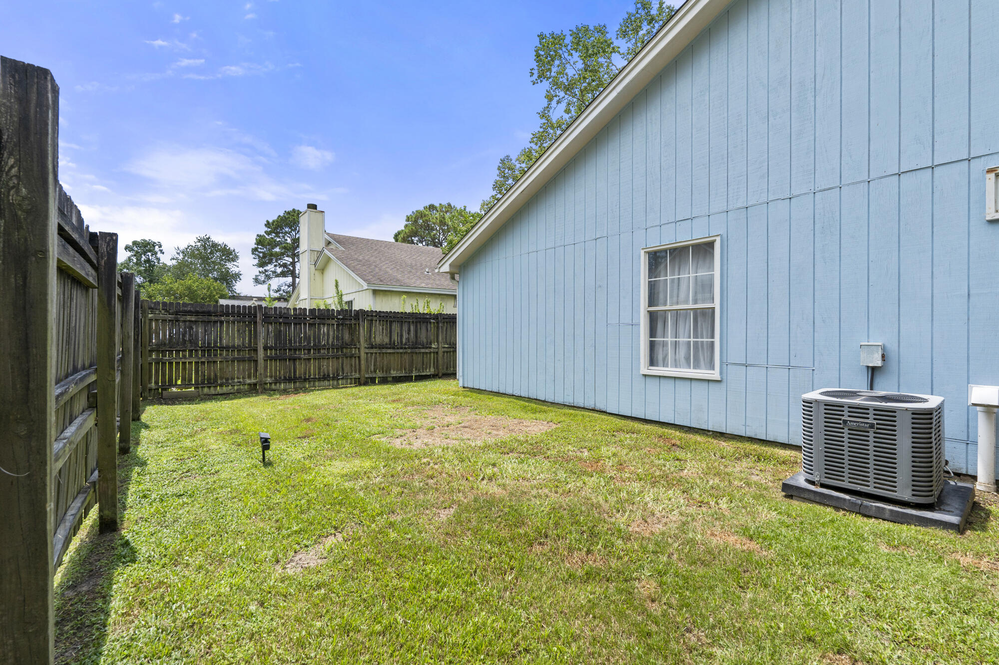 3045 Yorktown Circle