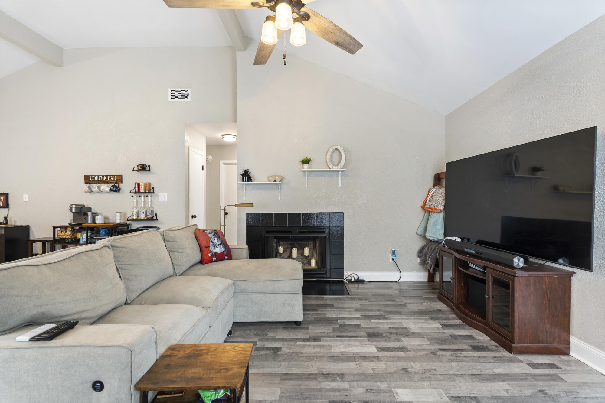 3045 Yorktown Circle