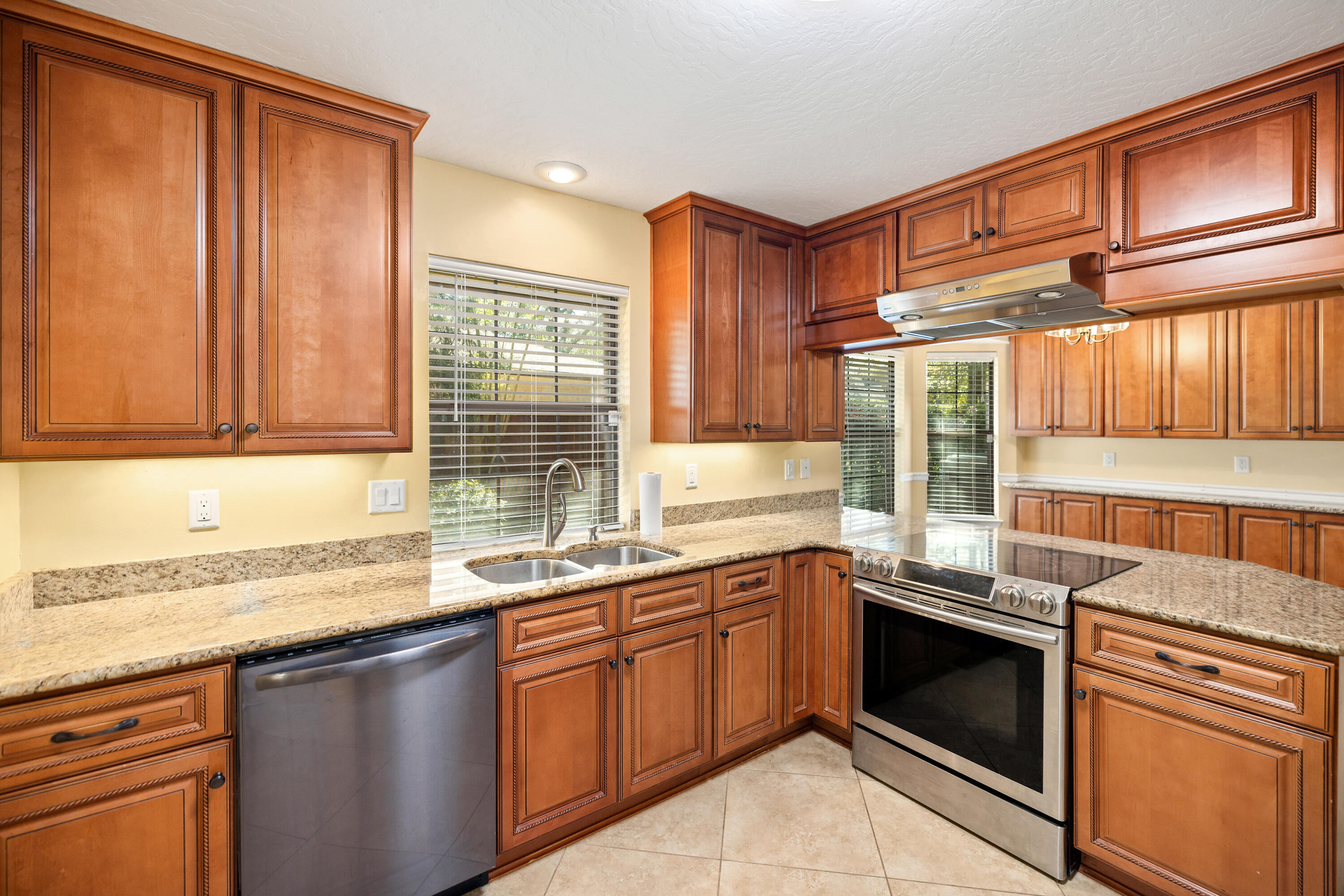 341 Oaklake Lane