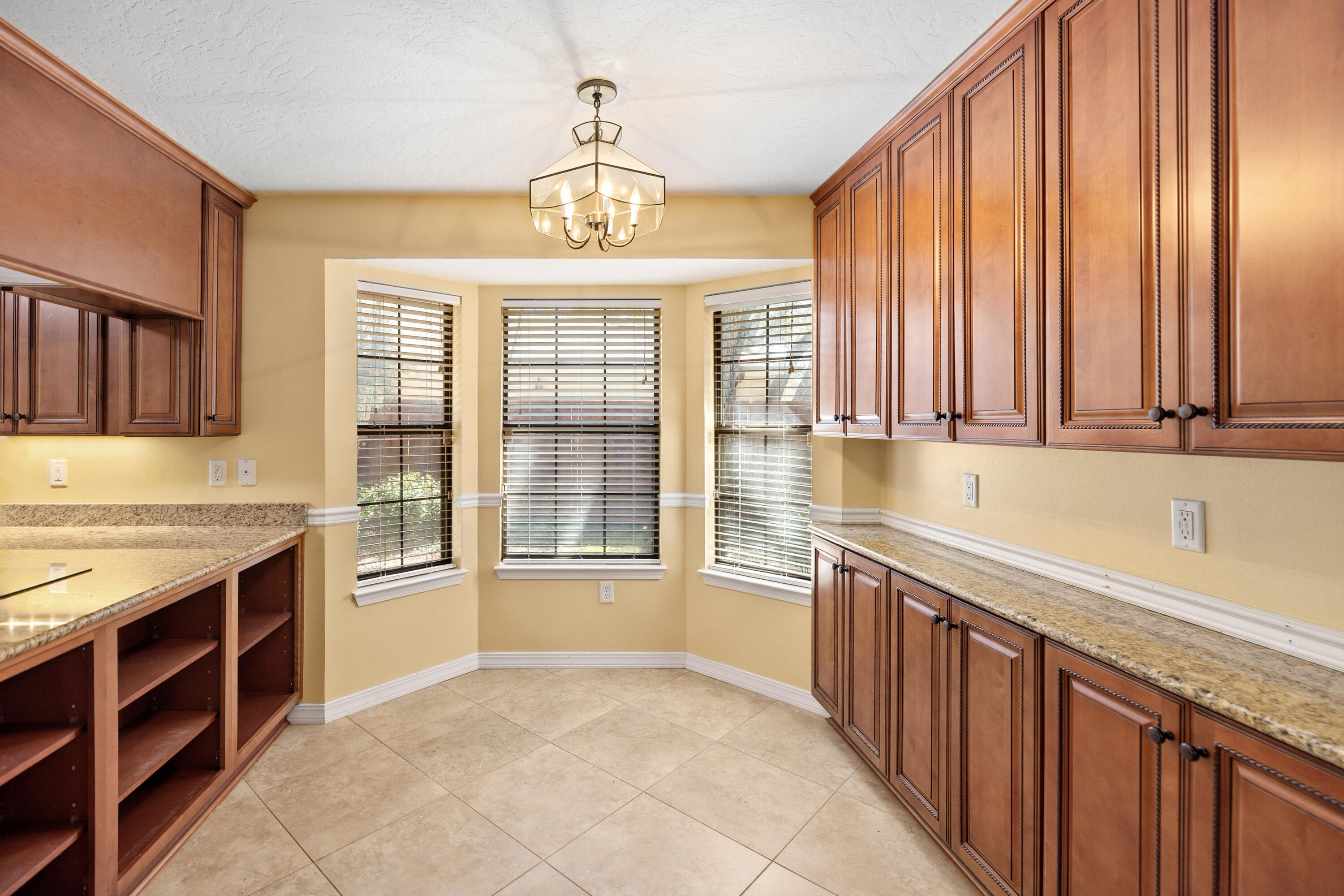 341 Oaklake Lane