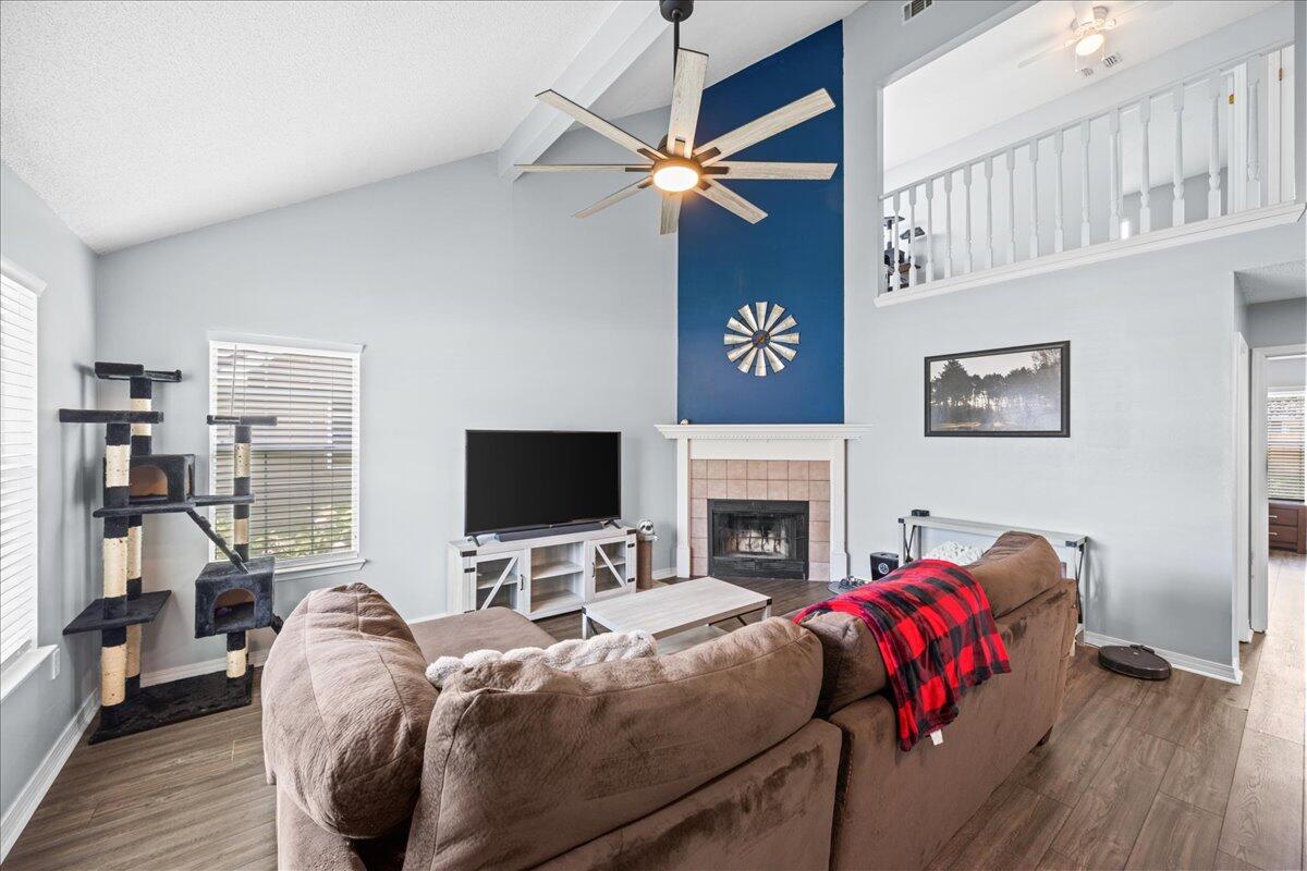1176 Lost Trail