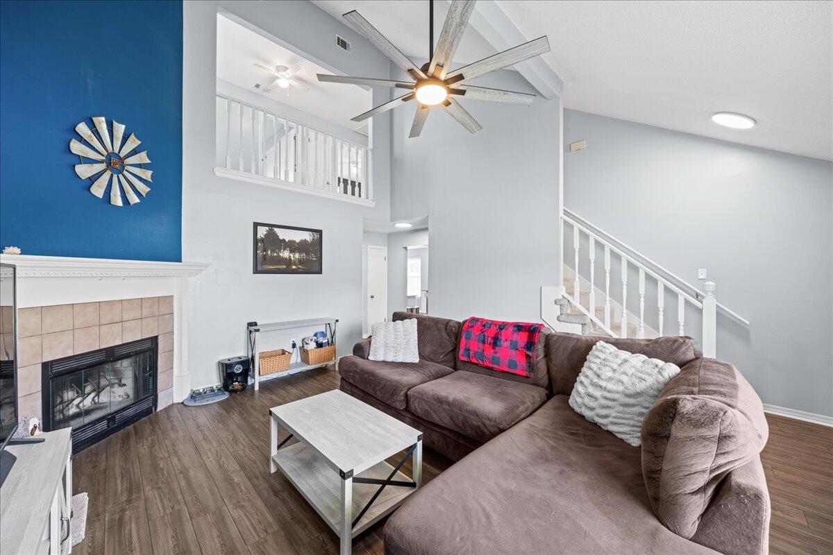1176 Lost Trail