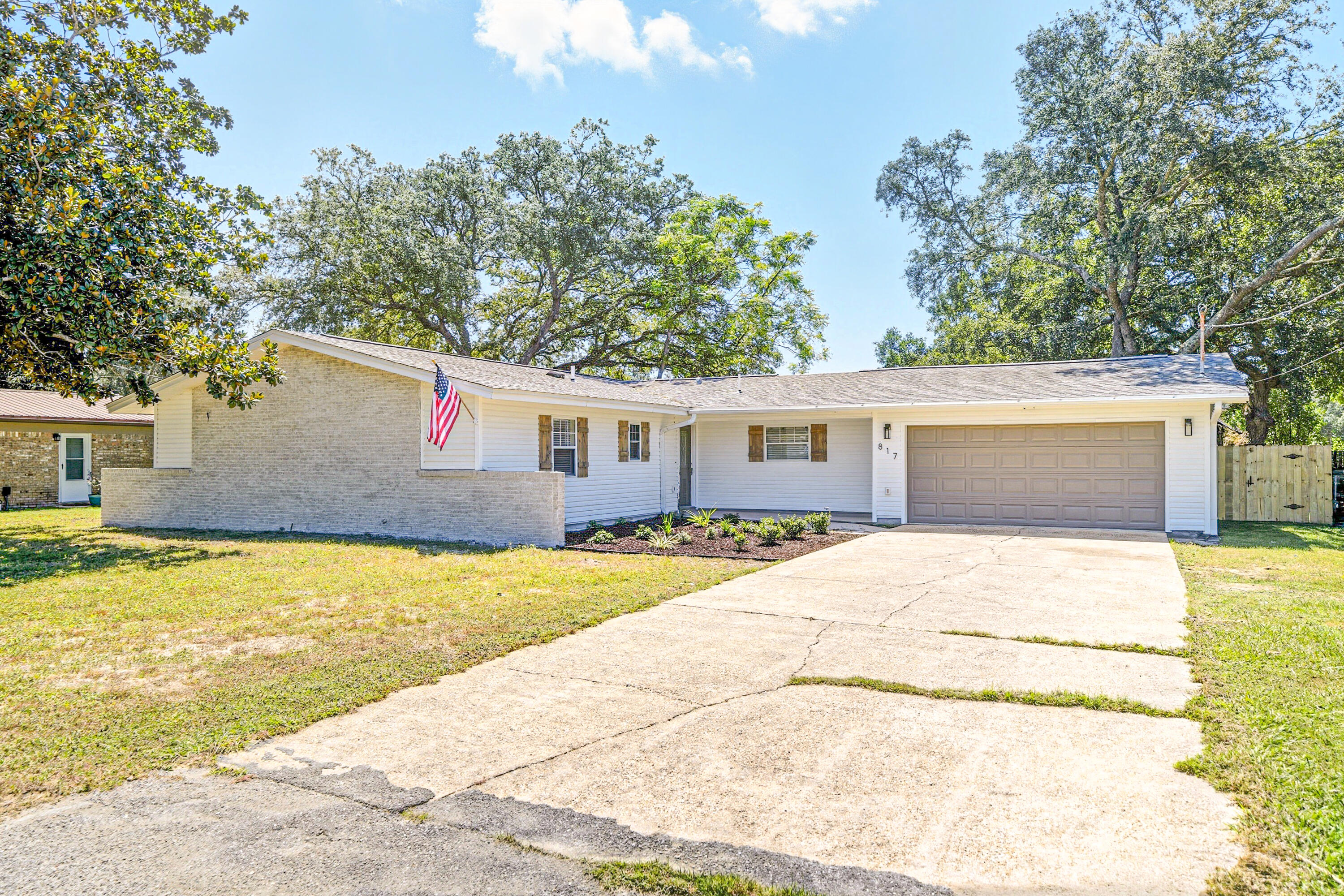 817 Valparaiso Boulevard