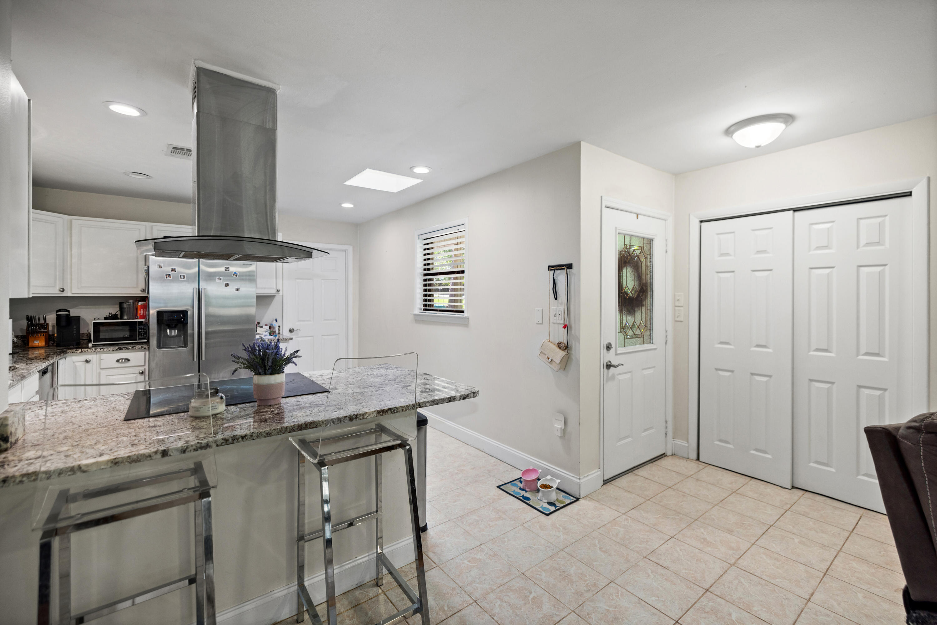 411 Redwood Avenue